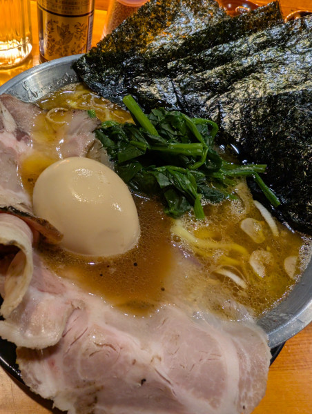 「特製ラーメン」@鶴一家neoの写真