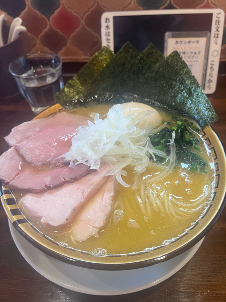 「特製鶏コテ醤油」@らぁ麺 しろがね 松本本店の写真