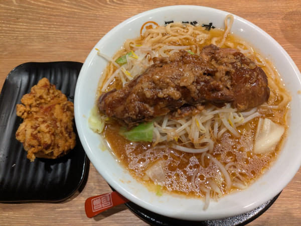 「味噌󠄀二郎(並盛)＋醤油唐揚げ(1個)」@味噌ラーメン ゑびす 春日井西山店の写真