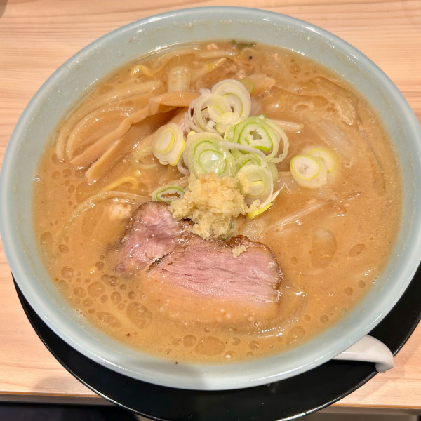 味噌ラーメン(1100円)+中華そば(1000円)