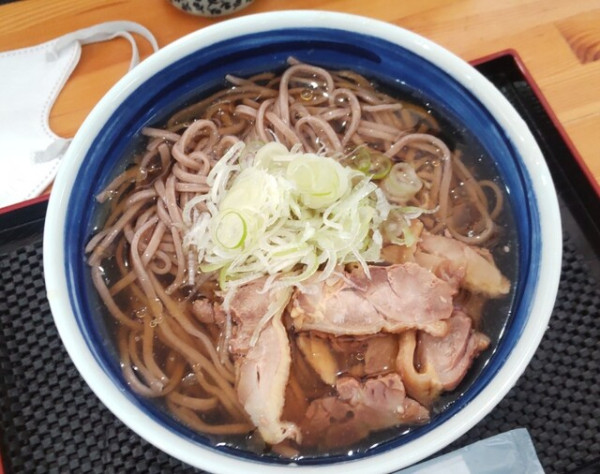 「肉そば冷 880円」@山形蕎麦 つるやの写真