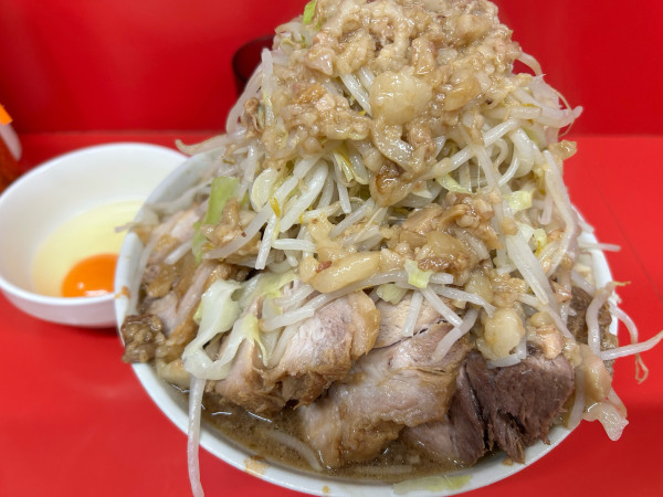 「小豚ラーメン+生卵」@ラーメン二郎 一橋学園店の写真