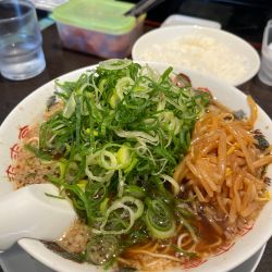 ラーメンと辛もやしトッピング