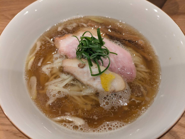 「白醤油味玉(1400円)」@らぁめん鴇の写真