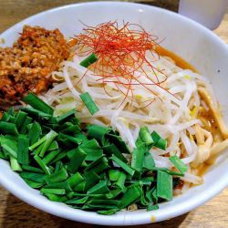 【限定】台湾汁なし(麺少なめ･ニンニク)＋ニラ