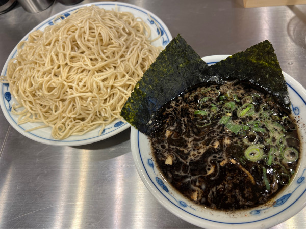 「つけめんブラック 大盛」@らーめん英 下高井戸店の写真