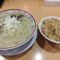 中華そば(背脂こってり)➕特製肉飯