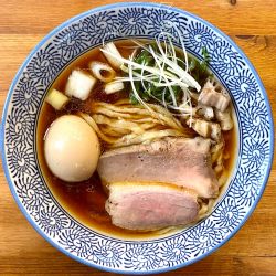 鴨中華そば（松）¥1350円（平飼い卵の味玉サービスCP）