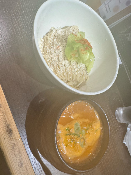 「、限定のボジョレーヌーボー味噌つけ麺2025 1600円、〆の元」@麺や 福一の写真