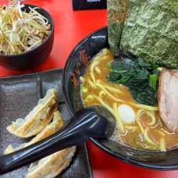 ラーメン並 650円+せい家セット350円