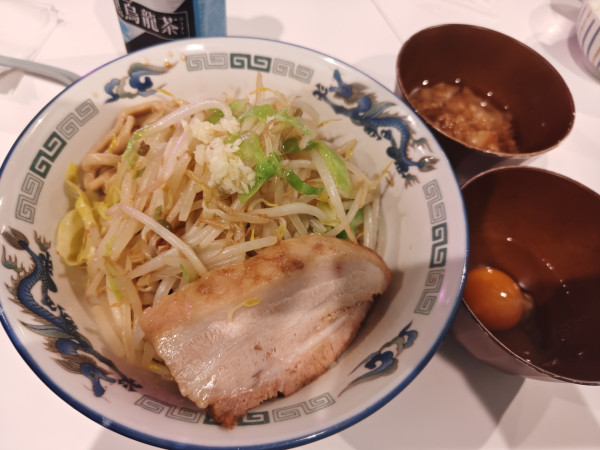 「汁なし醤油（S) 950円 生卵70円味付アブラ70円」@ラーメンボーイズの写真