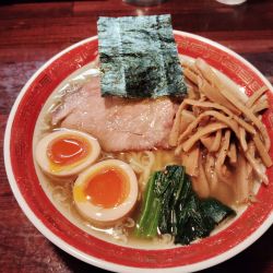 特塩　　平打ち　850円　　メンマ　　100円