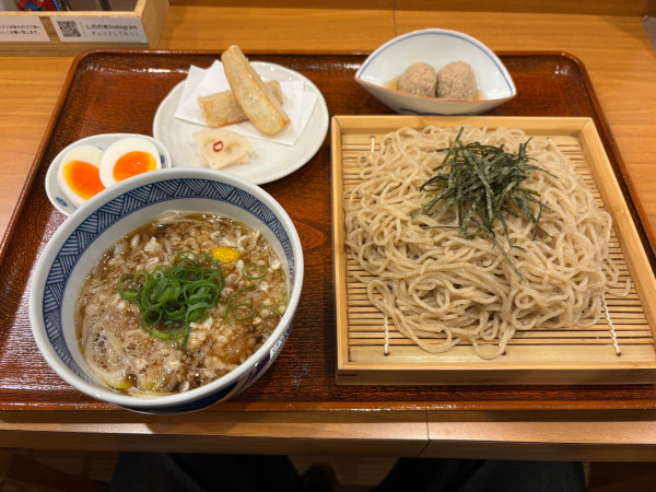「つけたぬき＋味玉＋山椒つくね＋割り出汁（1920円）」@しののめヌードルの写真