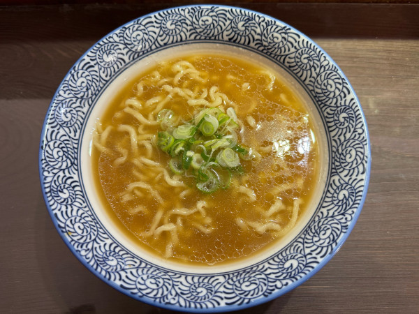 「かけ中華そば（豚）　790円」@中華そば 嫁のあとの写真