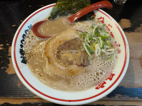 「普通のラーメン　792円」@一骨家の写真