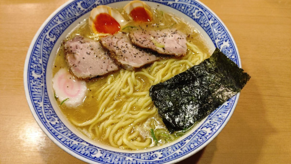 「特製中華そば(大盛・メンマ抜)」@中華そば 青葉 池袋サンシャイン店の写真