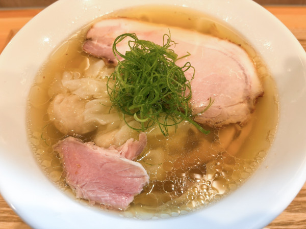 「塩らーめん (+ワンタン)」@らーめん 心麦の写真