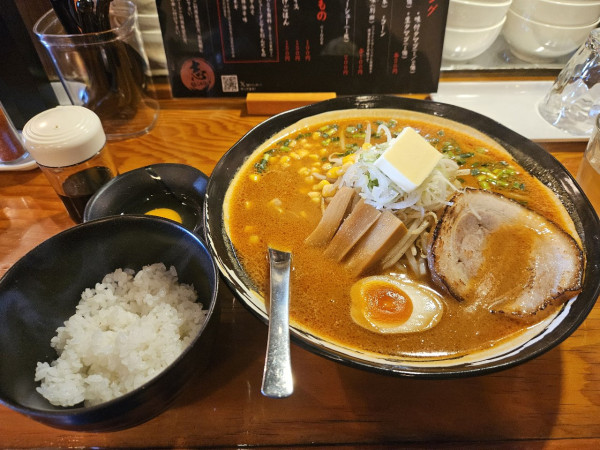 「辛みそデラックスらーめん」@志のやの写真