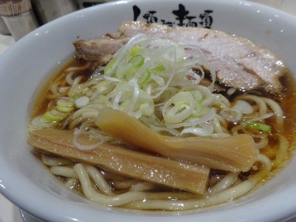 「らーめん原点 厚切り焼豚のせ 1,320円」@人類みな麺類 埼玉川口店の写真