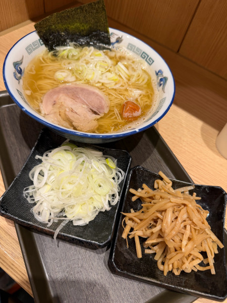 「朝らーめん🍜(ねぎ増し･メンマ)」@舎鈴 新宿センタービル店の写真