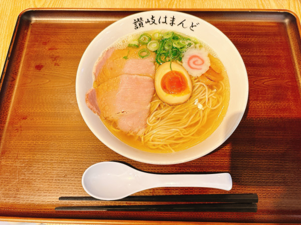 「ラーメン」@讃岐ラーメン はまんど 高松駅ビル出張所の写真