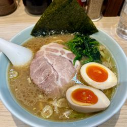ラーメン＋味玉＋サービス半ライス