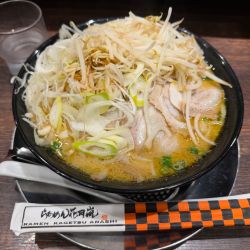 黄金の味噌ラーメン🍜(シャキネギ)