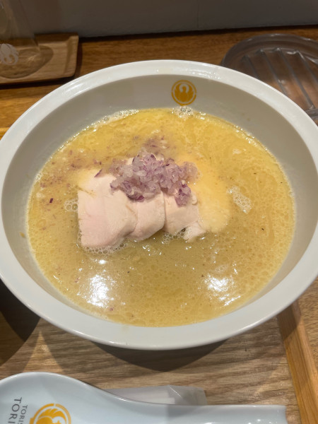 「鶏そば➕トリュフごはん」@博多鶏そば TORIDEN KITTE博多店の写真