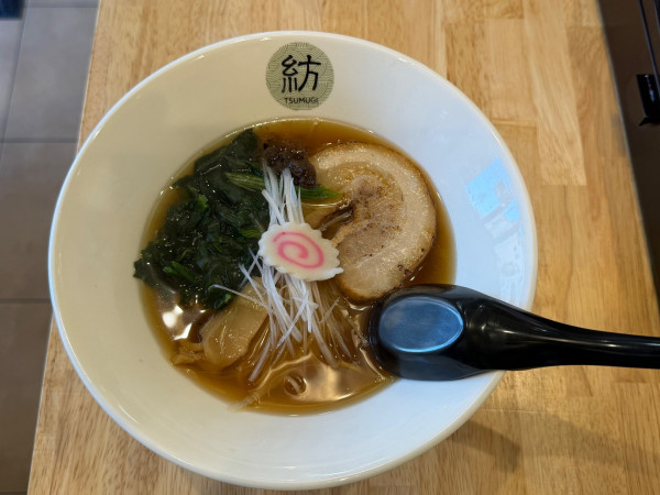 「醤油ラーメン 950円(税込)」@東京つむぎラーメンの写真
