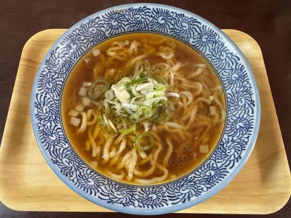 「かけ中華そば（鶏）680円」@嫁の中華そばの写真