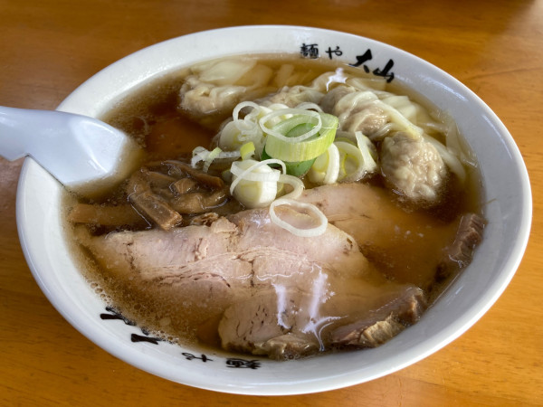 「チャーシューめん＋ワンタン」@青竹手打ちラーメン 麺や大山の写真
