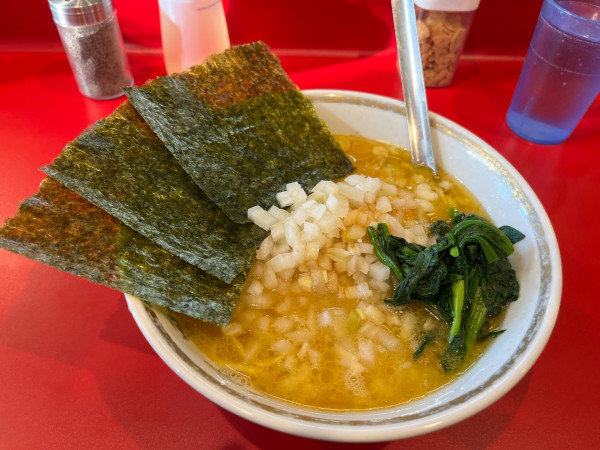 「ラーメン　固め　濃いめ　玉ねぎ」@ラーメン濱野家の写真
