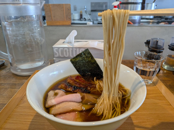 「醤油 そば(ネギ抜き)」@YOKOKURA STOREHOUSEの写真