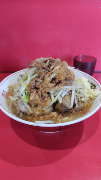 「令7·12·5小ラーメンヤサイマシマシニンニクアブラ900円」@ラーメン二郎 千葉店の写真
