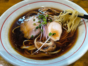 「醤油らー麺(880)」@麺屋 ぬまたの写真