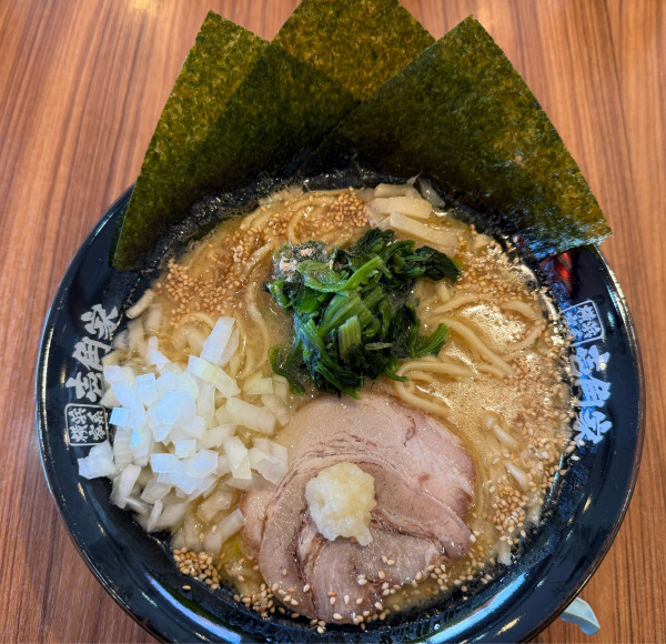 「家系ラーメン醤油大」@横浜家系ラーメン 壱角家 上尾店の写真