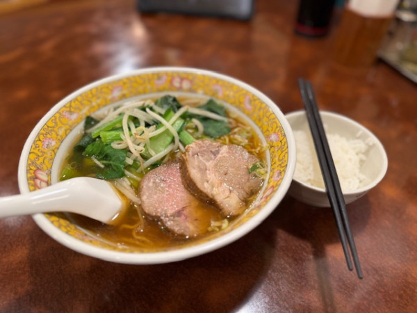 「【ランチ】ラーメン＋半ライス（￥880）」@チャイニーズレストラン  梅里の写真