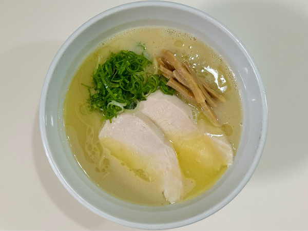 「★鶏白湯らーめん🍜¥1,000」@らーめん れんげの写真
