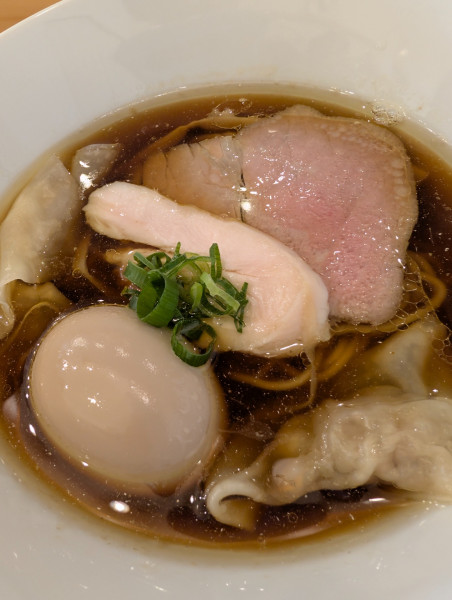 「わんたん醤油らぁめん」@らぁめんどろっぷの写真
