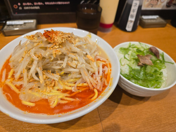 「鉄鍋辛味噌・麺大盛・ネギ飯食べ放題 ￥1,200」@花木流味噌 新橋店の写真