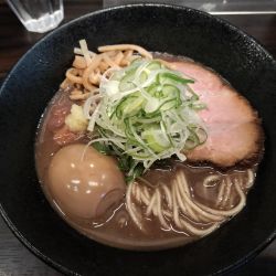 イカと濃厚な煮干の中華そば そのまま食べられる替玉