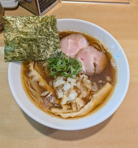「煮干しラーメン（醤油、1000円）」@三代目しゅうの写真
