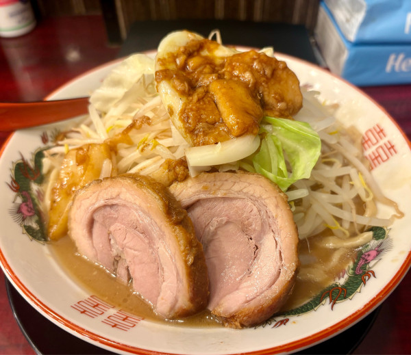 「ラーメン（小）（ヤサイアブラ増し）」@ぶっ豚 下北沢店の写真