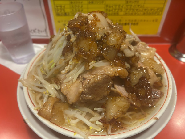 「ラーメン（非乳化）＋豚マシ＋裏ボタン」@ラーメン豚島 溝の口店の写真