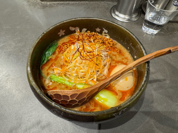「濃厚胡麻みそ担々麺」@桜田みそらの写真