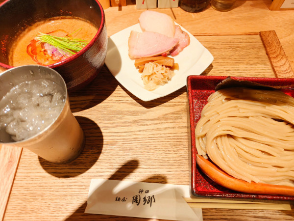 「赤つけ麺 辛さ多め」@麺屋 周郷 神田店の写真