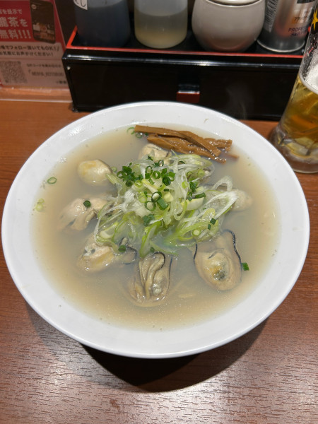 「季節限定広島県産大粒牡蠣ラーメン　１，５００円」@麺屋 ことぶき 千葉駅前店の写真