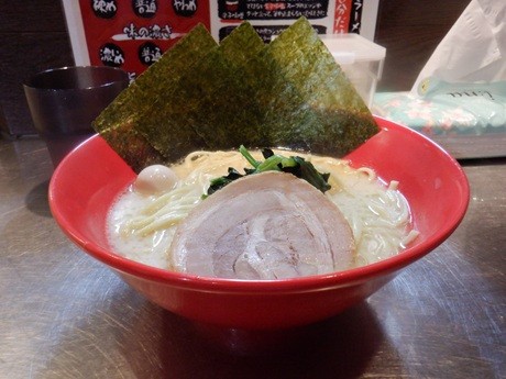 「塩ラーメン」@横浜家系ラーメン 赤家 西早稲田店の写真