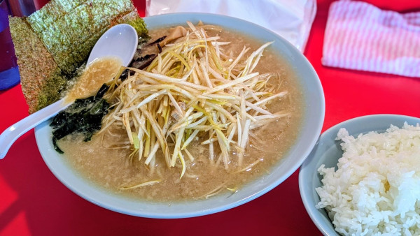 「ネギラーメン＋ライス（900円＋200円）」@ラーメンショップ 沼田店の写真