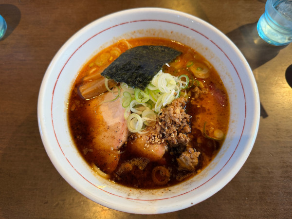 「辛味噌らぁ麺、叉焼増」@麺や 虎徹の写真